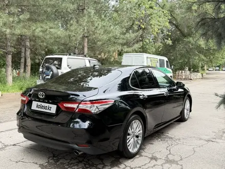 Toyota Camry 2018 года за 12 400 000 тг. в Алматы – фото 3