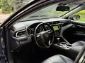 Toyota Camry 2018 года за 12 400 000 тг. в Алматы – фото 6