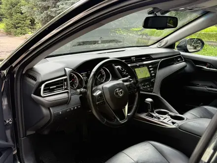 Toyota Camry 2018 года за 12 400 000 тг. в Алматы – фото 6