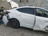 Hyundai Elantra 2018 года за 888 000 тг. в Шымкент – фото 2