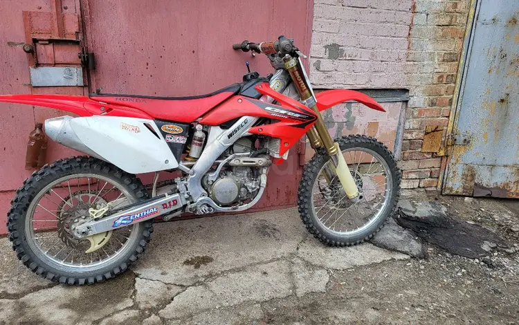 Honda  CRF 250R 2006 годаүшін1 700 000 тг. в Усть-Каменогорск