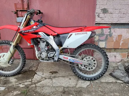 Honda  CRF 250R 2006 года за 1 700 000 тг. в Усть-Каменогорск – фото 3