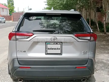 Toyota RAV4 2019 года за 12 850 000 тг. в Актобе – фото 4