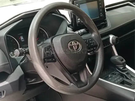 Toyota RAV4 2019 года за 12 850 000 тг. в Актобе – фото 12