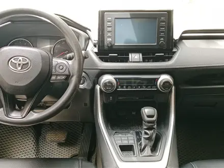 Toyota RAV4 2019 года за 12 850 000 тг. в Актобе – фото 14