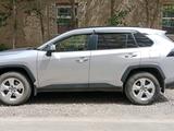 Toyota RAV4 2019 года за 12 850 000 тг. в Актобе – фото 3