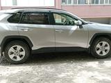Toyota RAV4 2019 года за 12 850 000 тг. в Актобе – фото 5