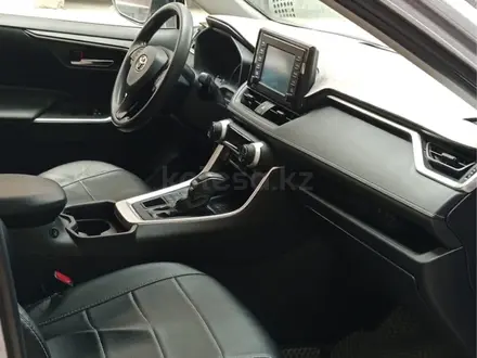 Toyota RAV4 2019 года за 12 850 000 тг. в Актобе – фото 8