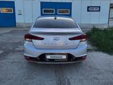 Hyundai Elantra 2019 годаfor8 600 000 тг. в Кызылорда – фото 2