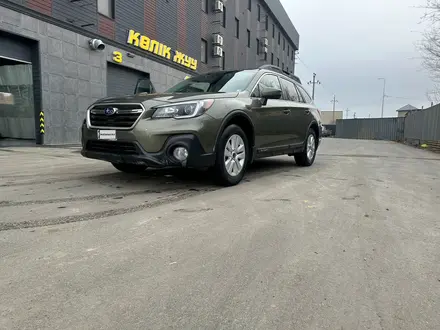 Subaru Outback 2018 года за 9 500 000 тг. в Атырау