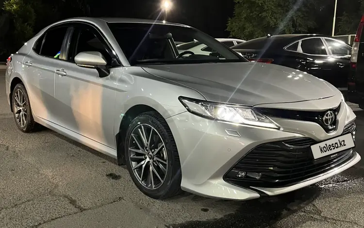 Toyota Camry 2019 года за 12 700 000 тг. в Алматы