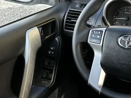 Toyota Land Cruiser Prado 2015 года за 16 400 000 тг. в Актобе – фото 8