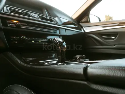 BMW 550 2013 года за 17 000 000 тг. в Алматы – фото 15