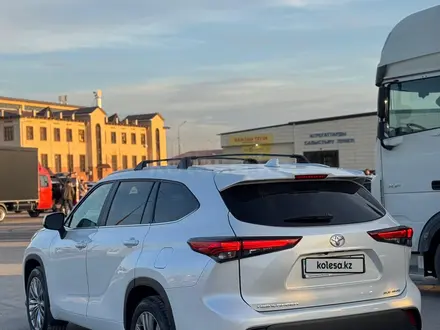 Toyota Highlander 2023 года за 28 000 000 тг. в Шымкент – фото 16