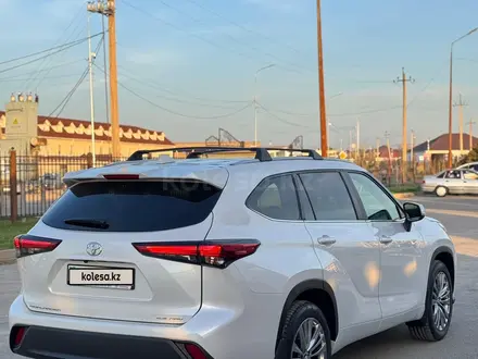 Toyota Highlander 2023 года за 28 000 000 тг. в Шымкент – фото 17