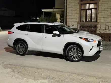 Toyota Highlander 2023 года за 28 000 000 тг. в Шымкент – фото 2