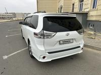 Toyota Sienna 2010 года за 11 500 000 тг. в Актау