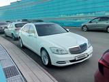 Mercedes-Benz S 350 2010 года за 10 000 000 тг. в Астана – фото 2