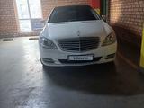 Mercedes-Benz S 350 2010 года за 10 000 000 тг. в Астана – фото 3