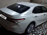 Toyota Camry 2018 годаүшін15 100 000 тг. в Кызылорда – фото 2