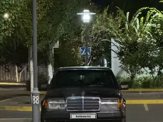 Mercedes-Benz E-Class, 1992