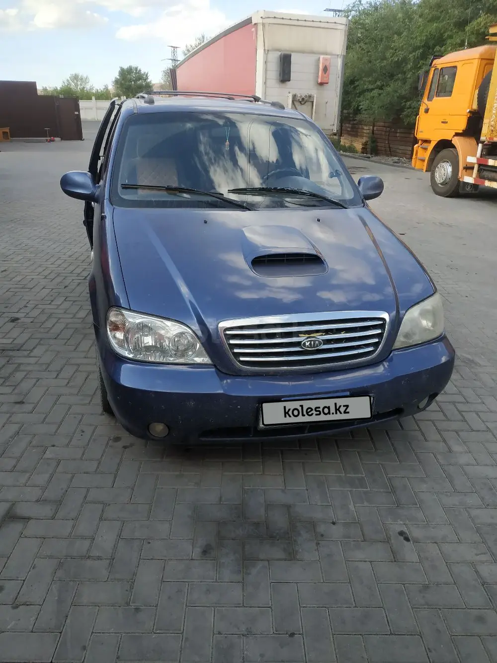 Kia Carnival, 2002