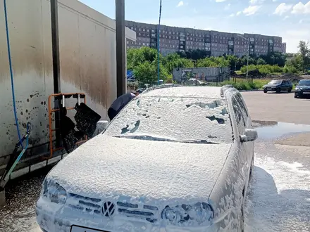 Volkswagen Golf 2000 года за 1 750 000 тг. в Караганда – фото 2