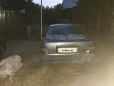 Nissan Sunny, 1992