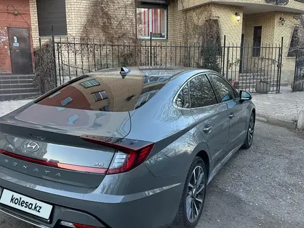 Hyundai Sonata 2022 года за 13 300 000 тг. в Караганда – фото 3