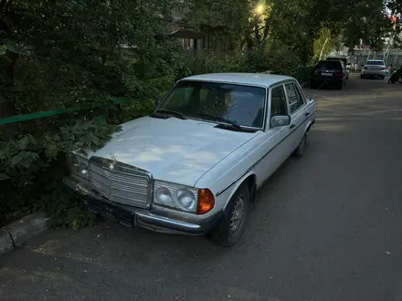 Mercedes-Benz E 230 1983 года за 1 000 000 тг. в Астана – фото 14