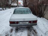 Mercedes-Benz E 230 1983 года за 1 600 000 тг. в Астана – фото 3