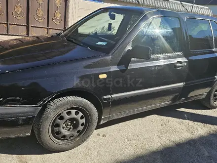 Volkswagen Golf 1995 года за 650 000 тг. в Шымкент