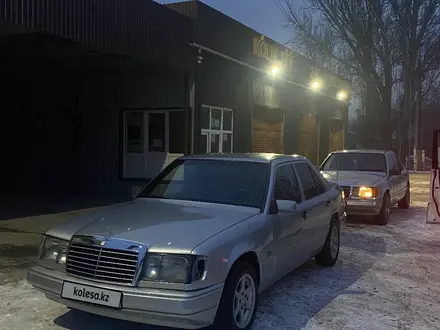 Mercedes-Benz E 230 1990 года за 1 850 000 тг. в Жаркент