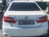 Toyota Camry 2015 года за 10 000 000 тг. в Актобе – фото 4
