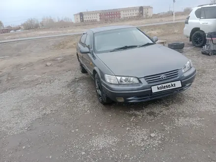 Toyota Camry 1997 года за 3 900 000 тг. в Зайсан – фото 2