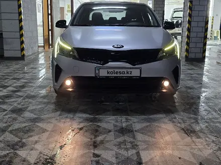 Kia Rio 2021 года за 8 100 000 тг. в Алматы – фото 2