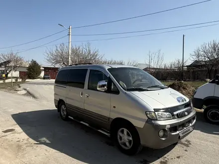 Hyundai Starex 2002 года за 3 000 000 тг. в Шымкент – фото 2