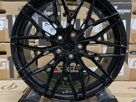 R21 9, 5J ET25 5X112 66, 6 Black Glossy за 500 000 тг. в Алматы