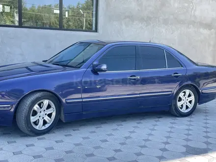 Mercedes-Benz E 320 2000 года за 3 750 000 тг. в Тараз – фото 3