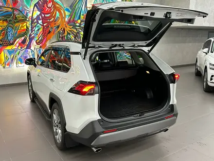 Toyota RAV4 2021 года за 18 290 000 тг. в Алматы – фото 8