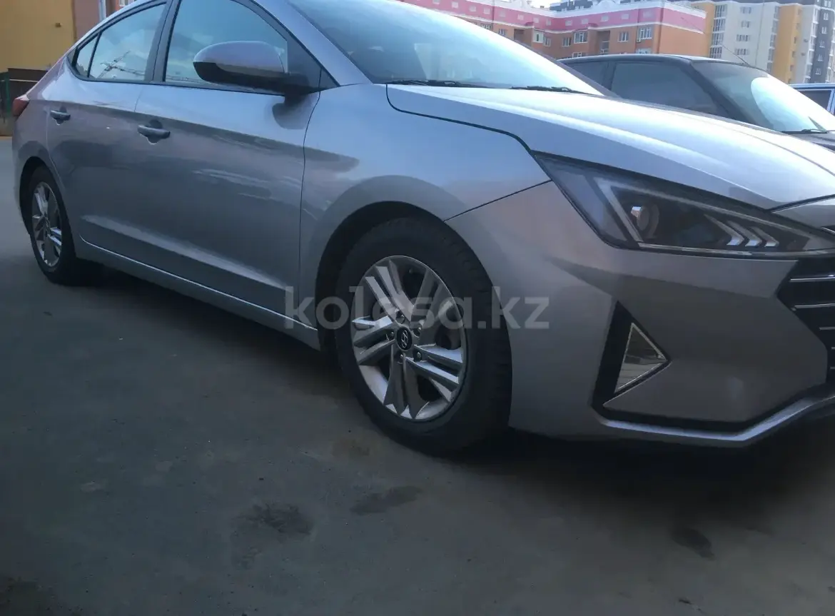 Hyundai Elantra, 2019