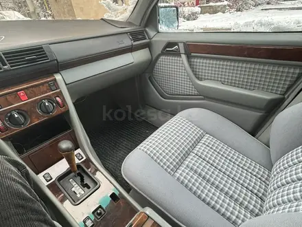 Mercedes-Benz E 300 1988 года за 1 250 000 тг. в Алматы – фото 4