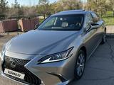 Lexus ES 250 2019 года за 18 000 000 тг. в Астана