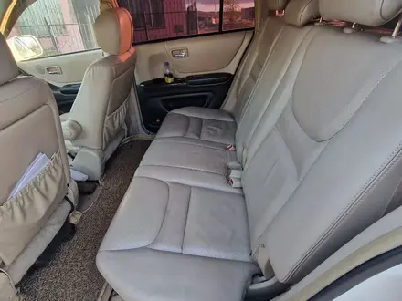 Toyota Highlander 2001 года за 6 100 000 тг. в Алматы – фото 8