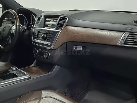 Mercedes-Benz GL 500 2013 года за 16 990 000 тг. в Алматы – фото 15