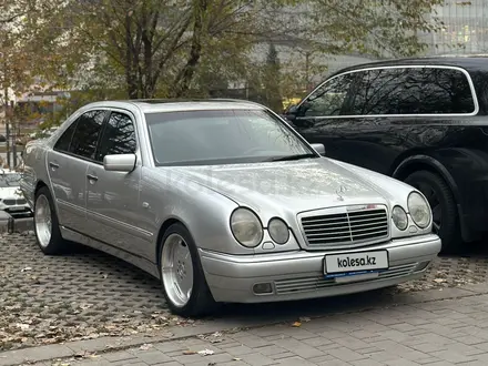 Mercedes-Benz E 430 1999 года за 4 500 000 тг. в Алматы – фото 2