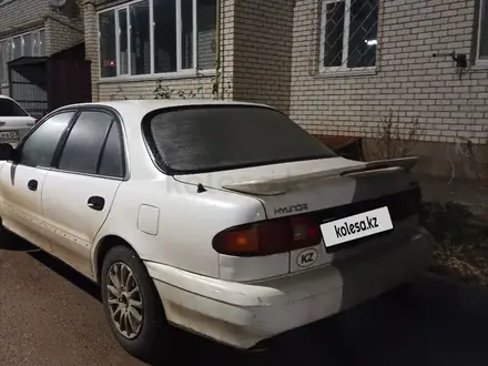 Hyundai Sonata 1996 года за 1 570 000 тг. в Уральск – фото 2