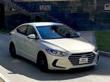 Hyundai Elantra 2017 года за 5 200 000 тг. в Атырау – фото 2