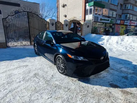 Toyota Camry 2020 года за 14 000 000 тг. в Уральск