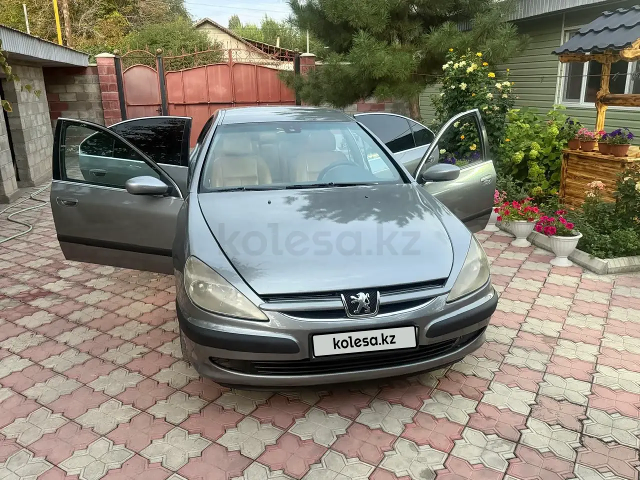 Peugeot 607, 2002